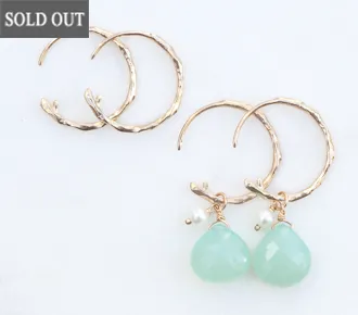 小枝のフープピアス